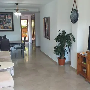 Planta Baja Cerca De La Playa Costa Apartamento