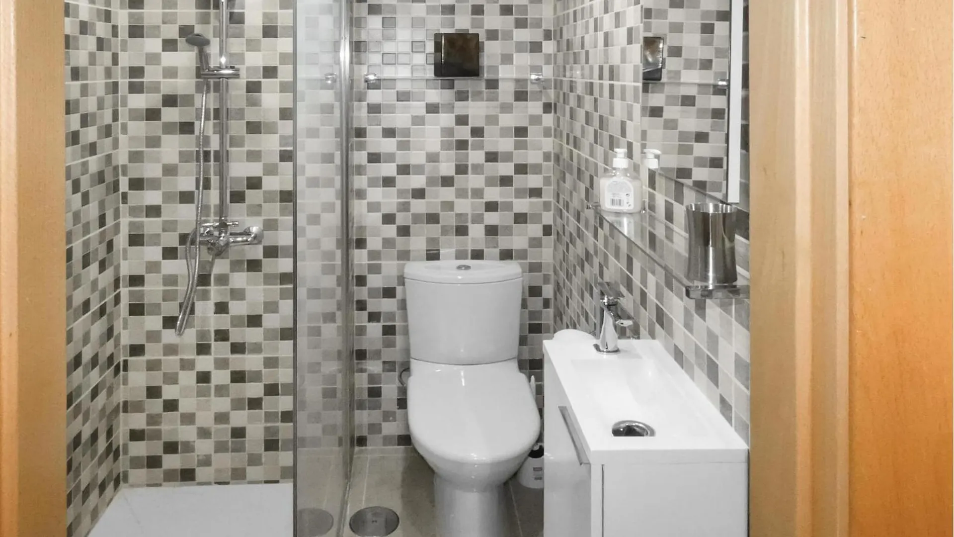 Amazing Apartment In Casares With Kitchen